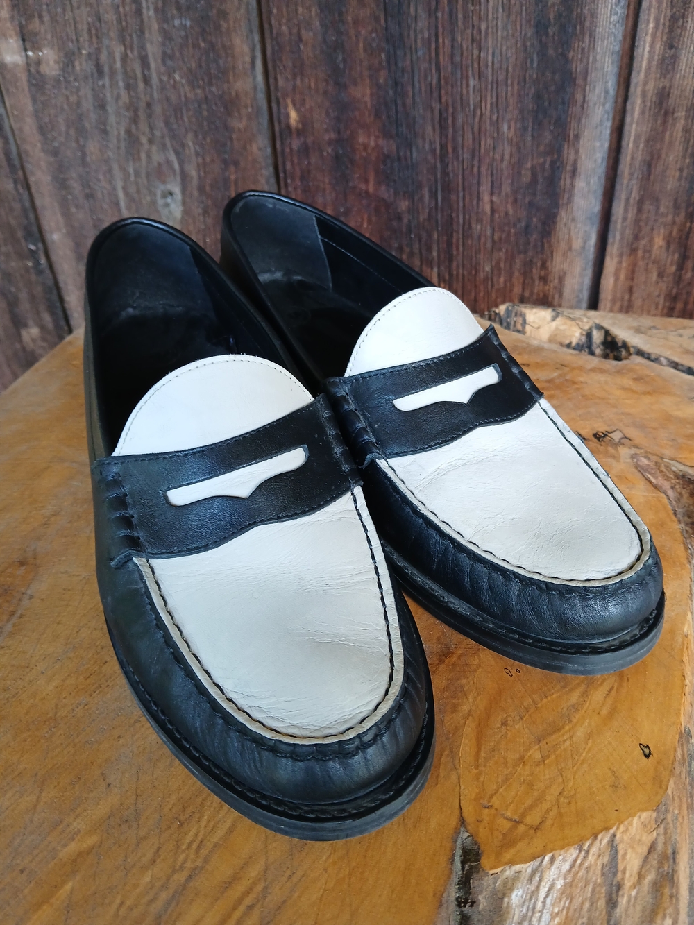 Classic Massimo Dutti Black and White Men’s Leather Penny Loafers